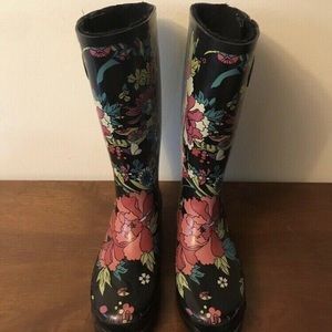 Women’s Rain boots size 7